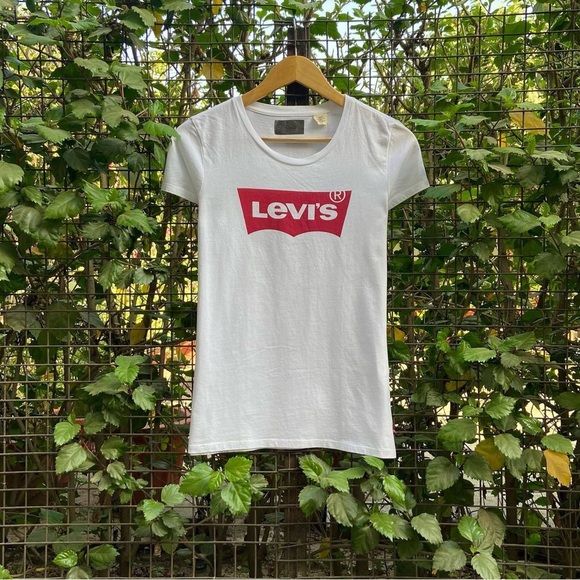 Levi's Tops - Levi’s Tee